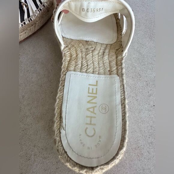 CHANEL Chain Lambskin Espadrille Slip On Sandals  EU 37 US 6-6.5 Black & White - Picture 7 of 13